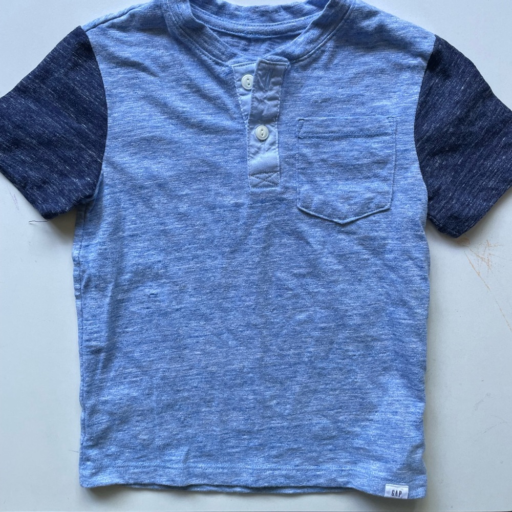 Gap 4 boys short sleeved shirt